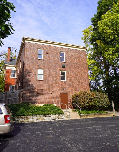 More Photos Of 2406 Auburn Ave, Cincinnati Office Residential For Sale