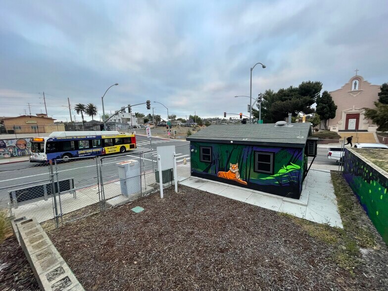 More Photos Of 3193 Imperial Ave, San Diego Freestanding For Sale