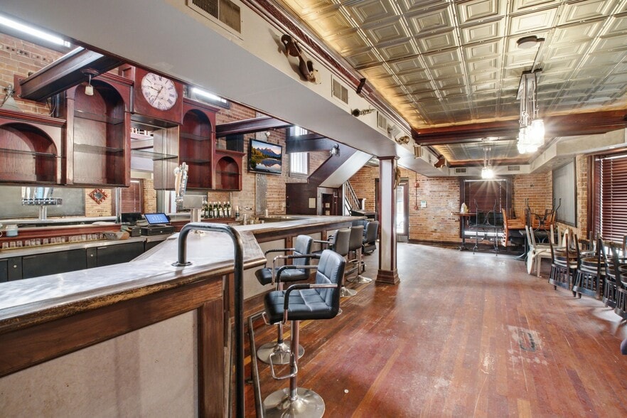 More Photos Of 297 Franklin St, Buffalo Restaurant For Lease