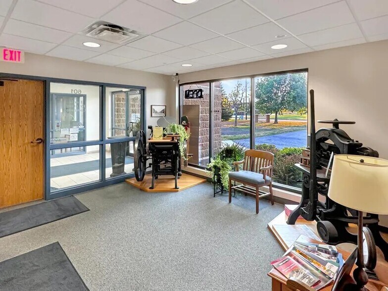 More Photos Of 601 Jewett St, Marshall Office For Sale
