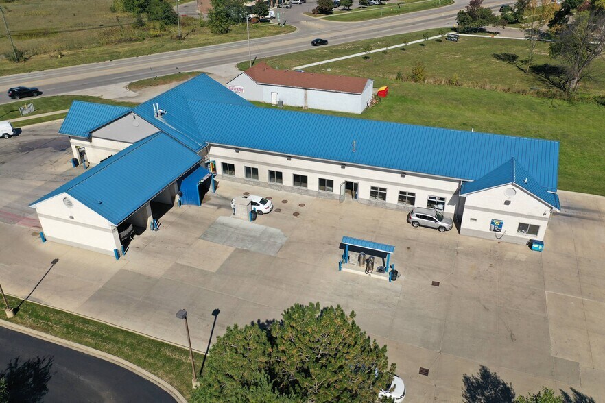More Photos Of 52700 Gratiot Ave, New Baltimore Carwash For Sale