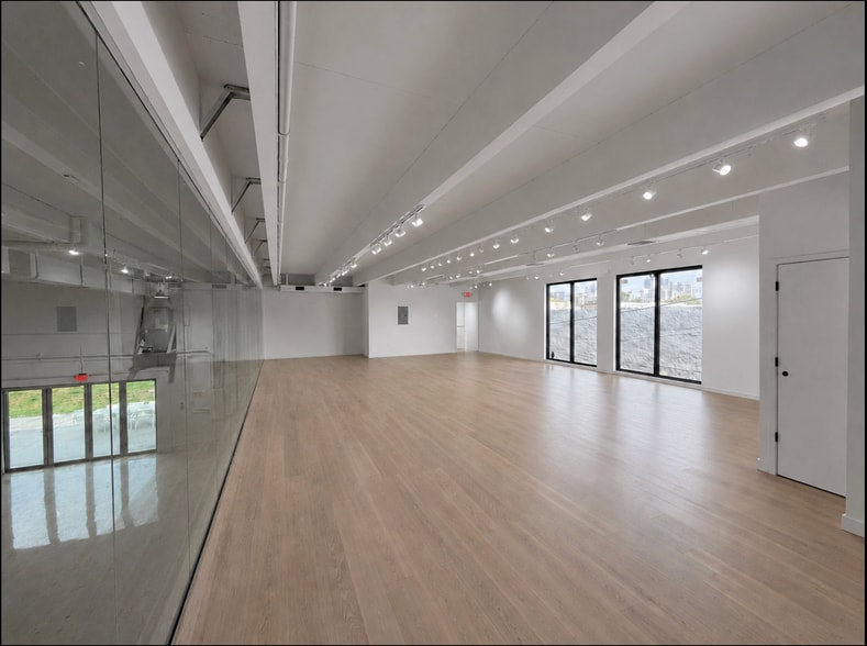 More Photos Of 550 NW 29th St, Miami Warehouse For Lease