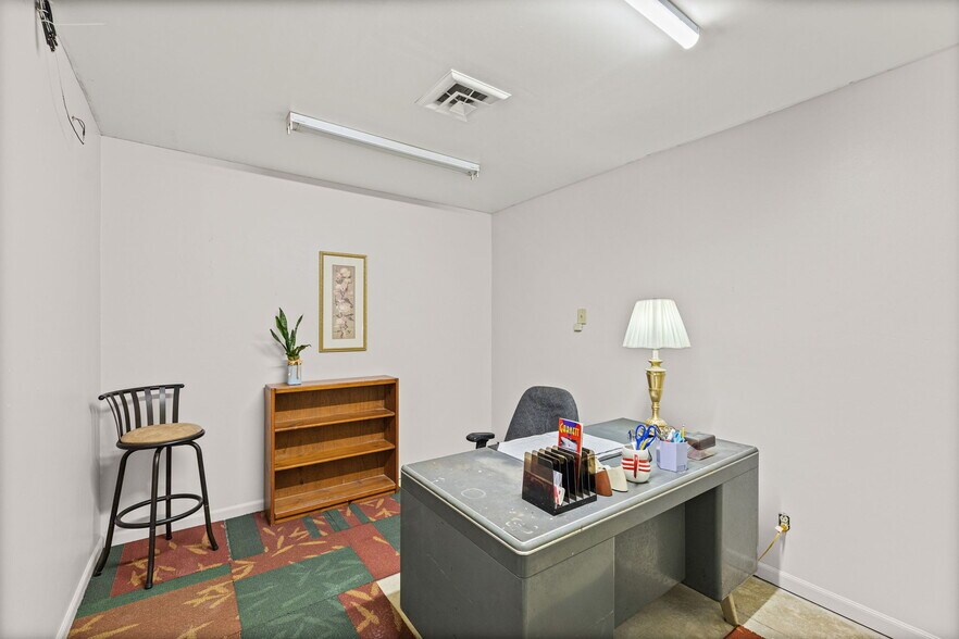 More Photos Of 600 N Maple St, Garnett General Retail For Sale