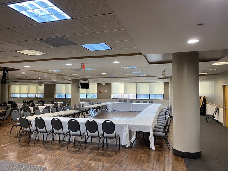 More Photos Of 9-25 Alling St, Newark Office For Lease