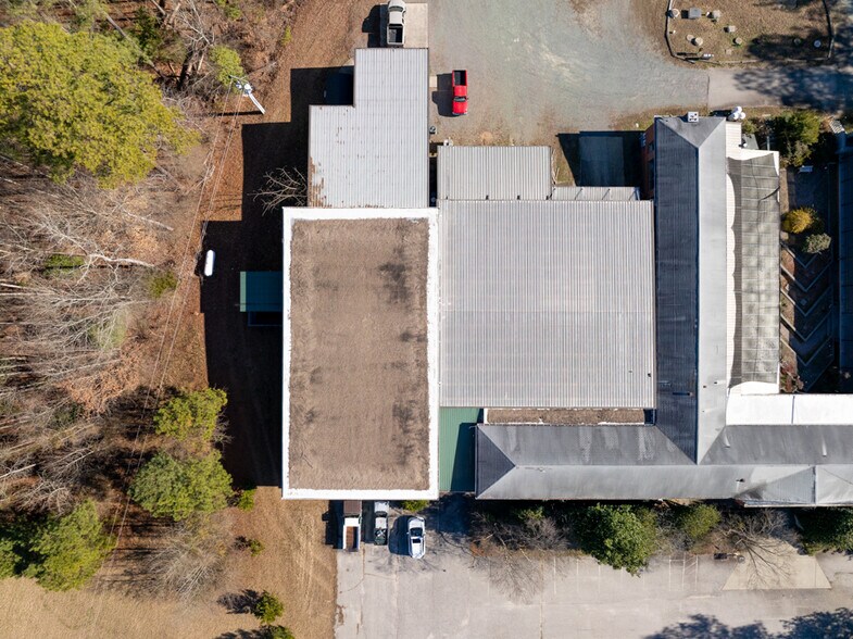 More Photos Of 1434 Farrington Rd, Apex Light Manufacturing For Sale