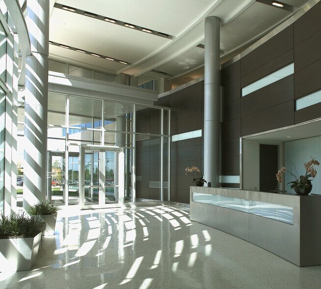 More Photos Of 9900 W Innovation Dr, Wauwatosa Medical For Lease