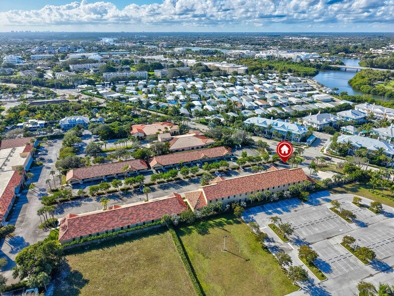 More Photos Of 725 N A1A, Jupiter Medical For Sale