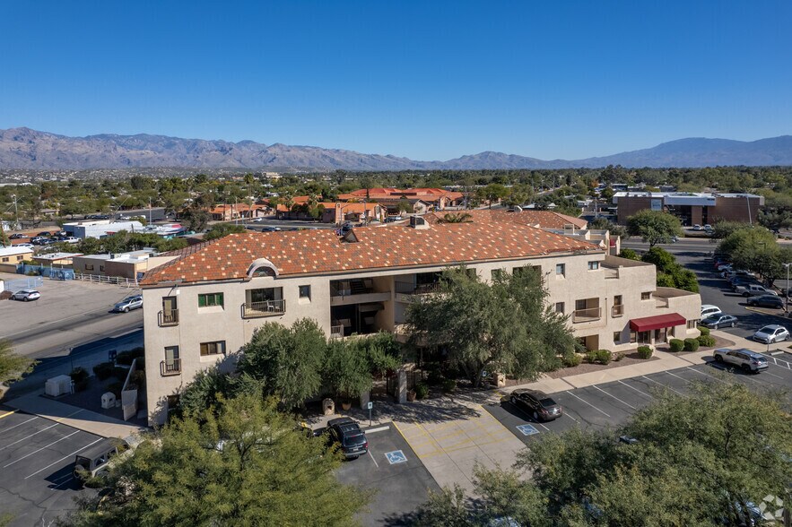 More Photos Of 1661 N Swan Rd, Tucson Office For Lease