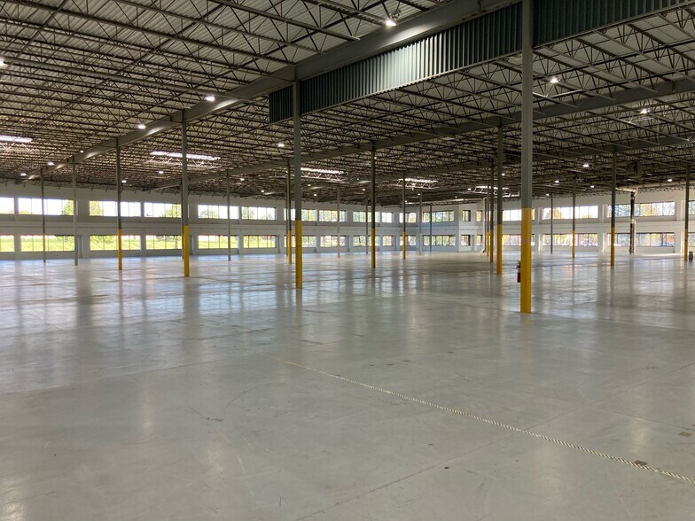 More Photos Of 10951 Bush Lake Rd, Bloomington Warehouse For Sale
