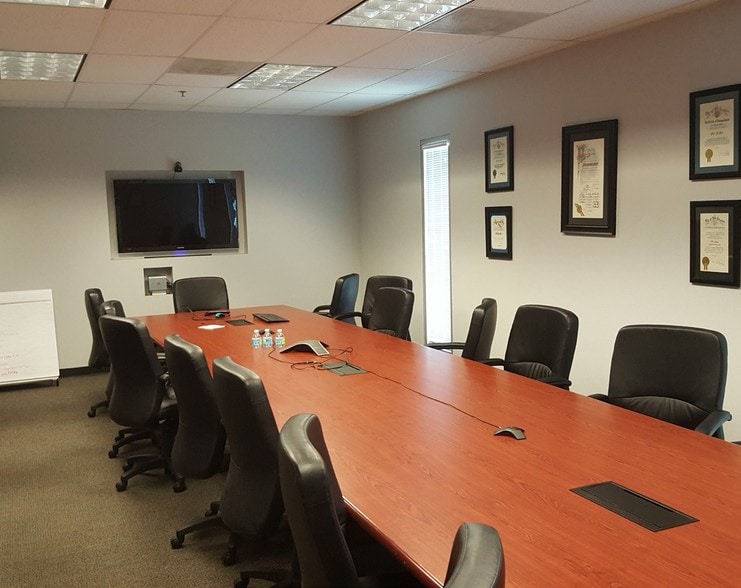 More Photos Of 4112 S Main St, Los Angeles Office For Sale