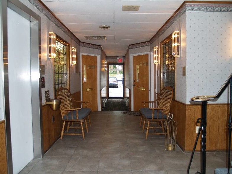 More Photos Of 6 Pompton Ave, Cedar Grove Medical For Lease