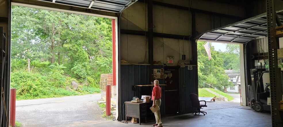 More Photos Of 2108 Albany Post Rd, Montrose Warehouse For Sale