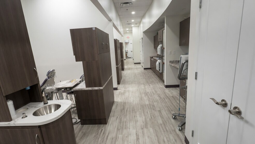 More Photos Of 2910 Maguire Rd, Ocoee Storefront Retail Office For Lease
