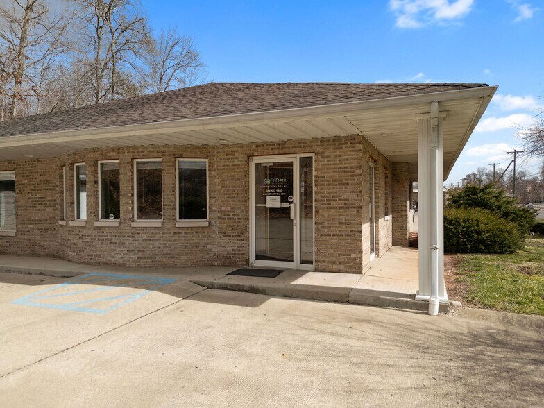 Primary Photo Of 3518 Teays Valley Rd, Hurricane Medical For Lease