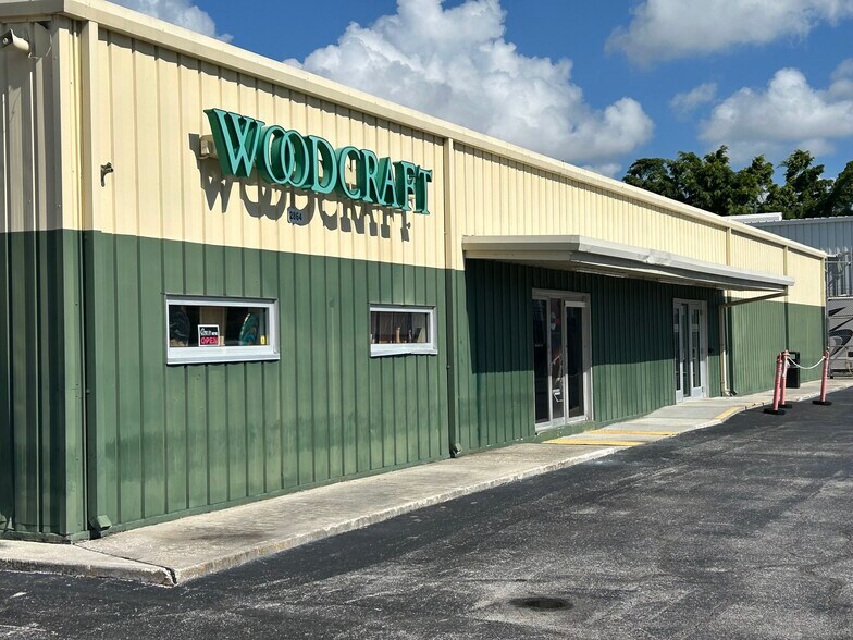 More Photos Of 2864 Roosevelt Blvd, Clearwater Showroom For Sale