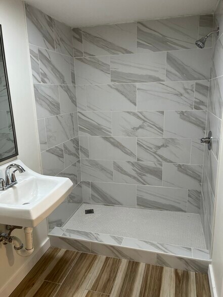 More Photos Of 5 Barney Cir SE, Washington Medical For Lease