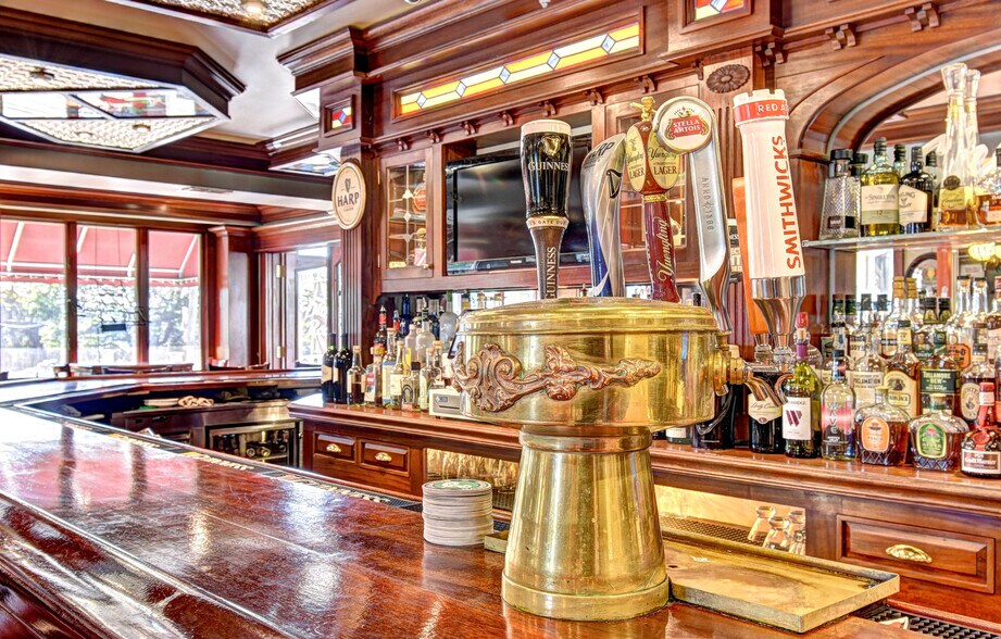 More Photos Of 337 N Liberty Dr, Tomkins Cove Restaurant For Sale