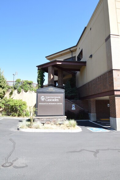 More Photos Of 650 SW Columbia St, Bend Medical For Sale