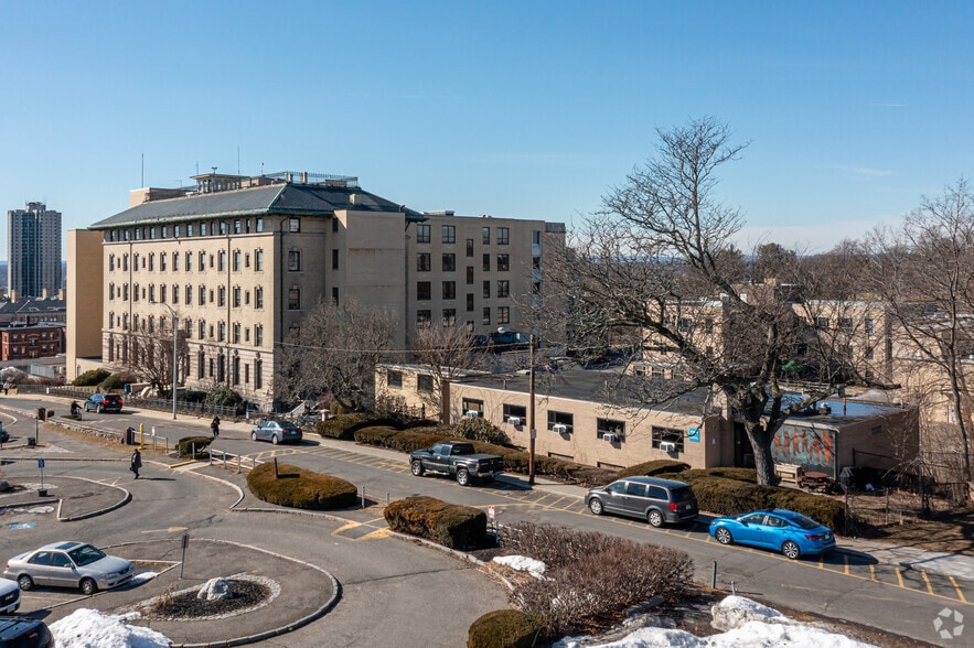 More Photos Of 140 High St, Springfield Unknown For Sale