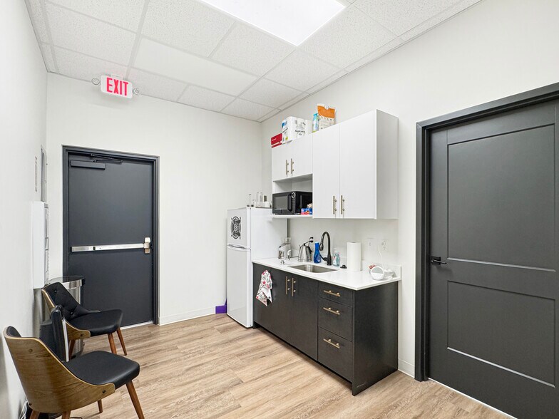 More Photos Of 15105 Crown At Lone Oak Rd, Edmond Office For Lease