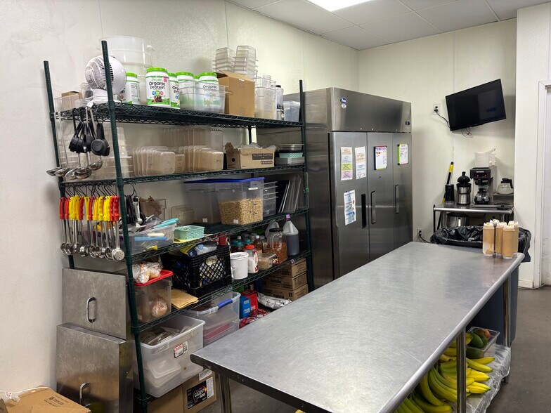 More Photos Of 100 Town Square Pl, Jersey City Office For Lease