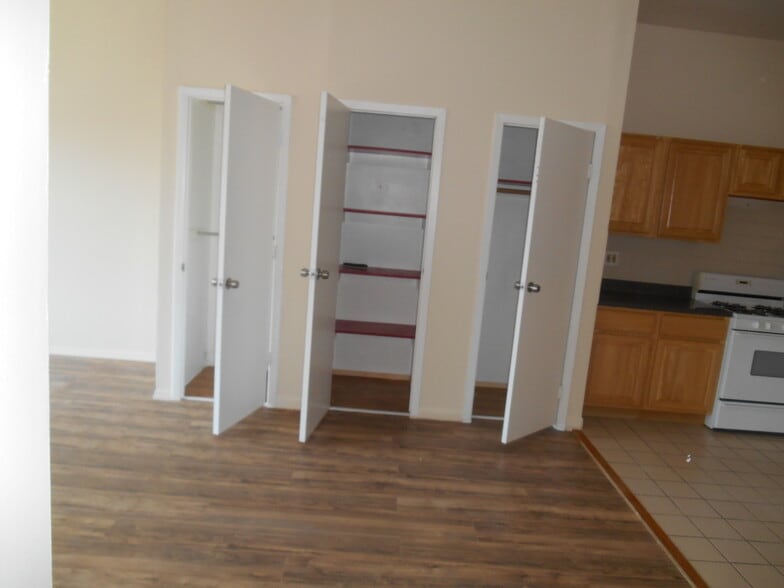 More Photos Of 358 Grove St, Jersey City Storefront Retail Residential For Lease