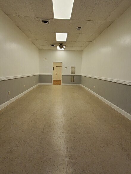 More Photos Of 4665 Brownsboro Rd, Winston-Salem Freestanding For Sale