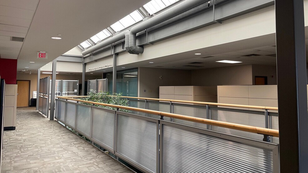 More Photos Of 25 Rothwell Rd, Winnipeg Loft Creative Space For Lease