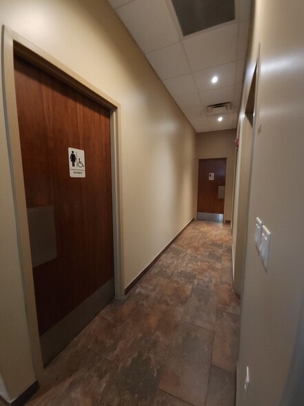 More Photos Of 4747 Pioneers Blvd, Lincoln Office For Lease