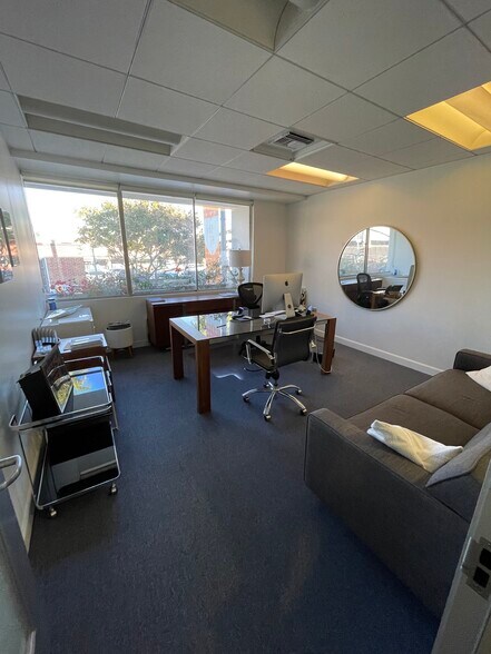 More Photos Of 270 N Canon Dr, Beverly Hills Office For Lease
