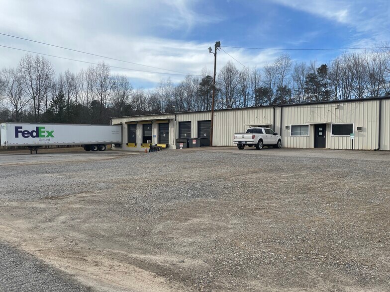 More Photos Of 245 Orbit Rd, Statesville Distribution For Sale