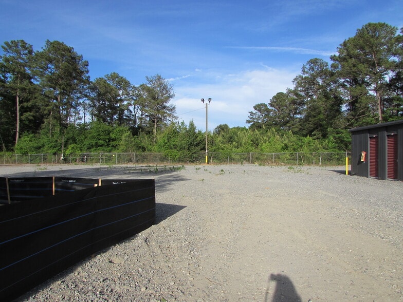 More Photos Of 5550 Hawkinsville Rd, Macon-Bibb Self Storage For Sale