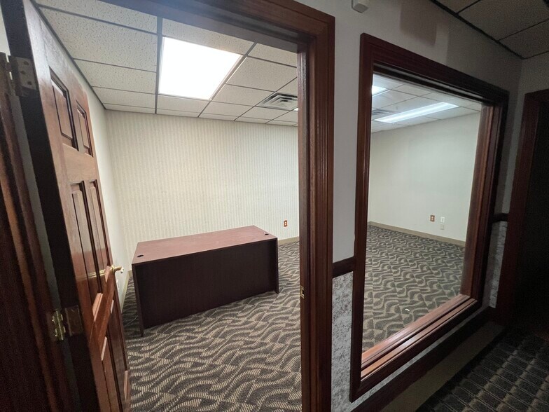 More Photos Of 2095 N Andrews Ave, Pompano Beach Light Manufacturing For Lease