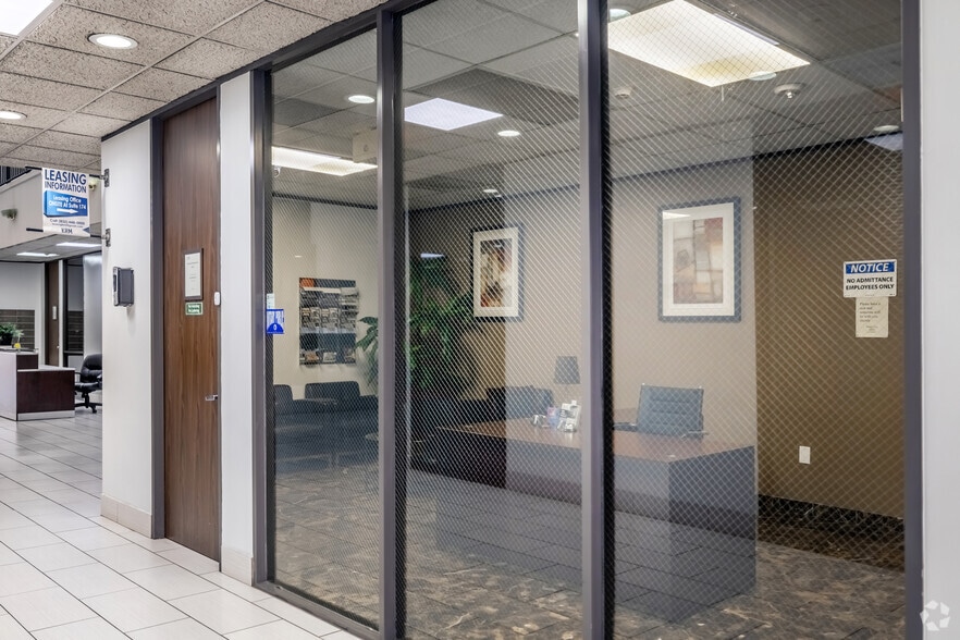 More Photos Of 505 N Sam Houston Pky E, Houston Unknown For Lease