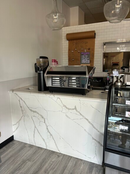 More Photos Of 901 Abernathy Rd, Sandy Springs Apartments For Sale