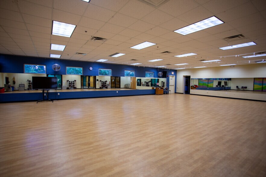 665 Longwood Lake Mary Rd, Lake Mary, FL 32746 Lodge Meeting Hall For Sale