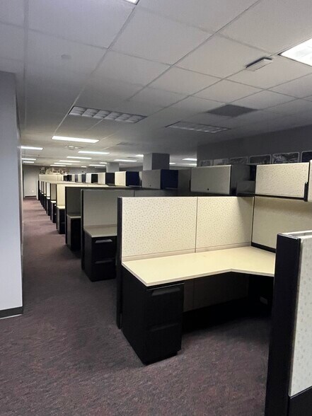 More Photos Of 600 Beacon Pkwy W, Birmingham Medical For Lease