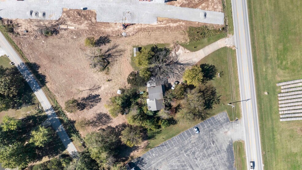 More Photos Of 2280 N Center St, Fayetteville Office For Sale