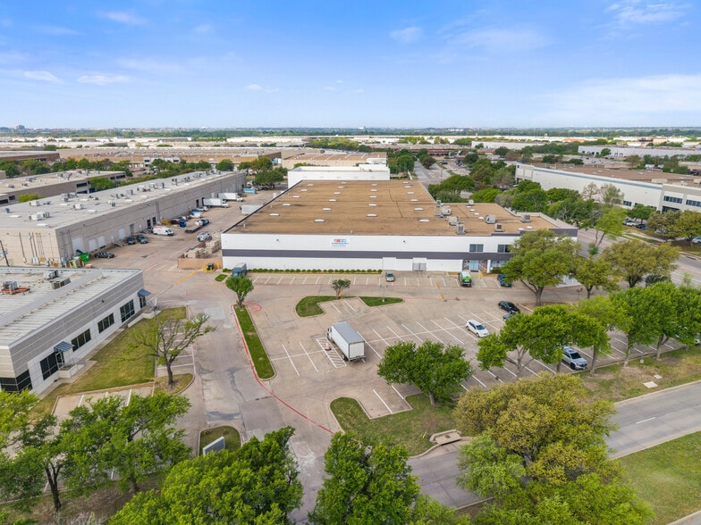 More Photos Of 1401 Valwood Pky, Carrollton Distribution For Sale