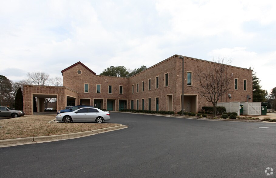 More Photos Of 916 S Main St, Fuquay-Varina Medical For Lease