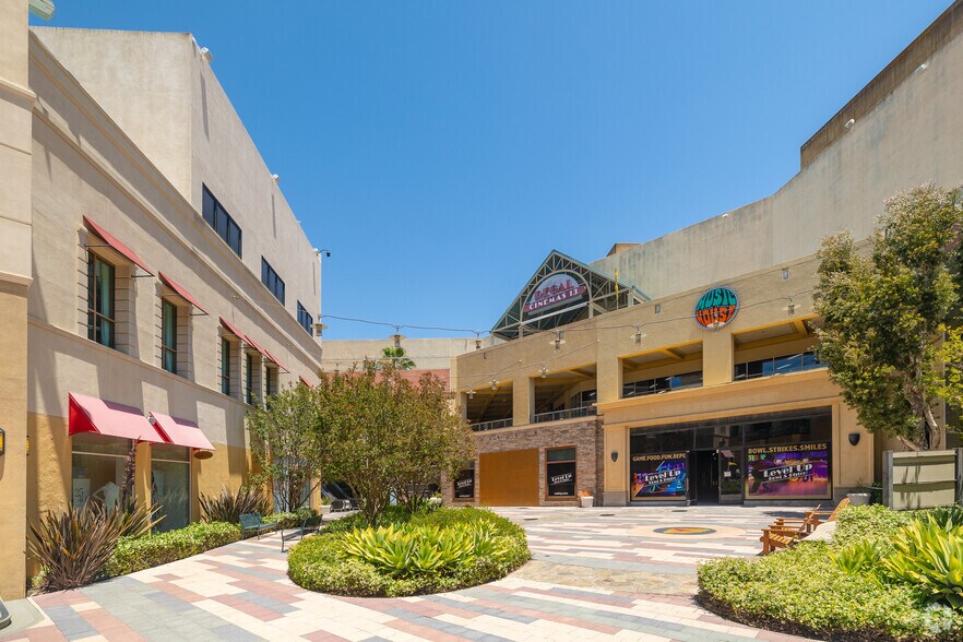 More Photos Of 520-550 Deep Valley Dr, Rolling Hills Estates General Retail For Lease