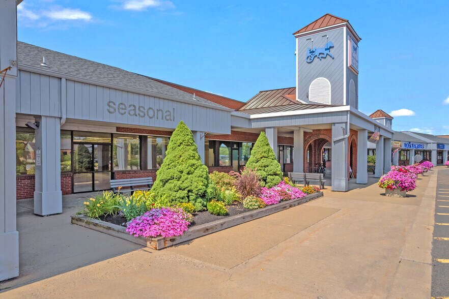 More Photos Of 49-55 Topsham Fair Mall Rd, Topsham Freestanding For Sale