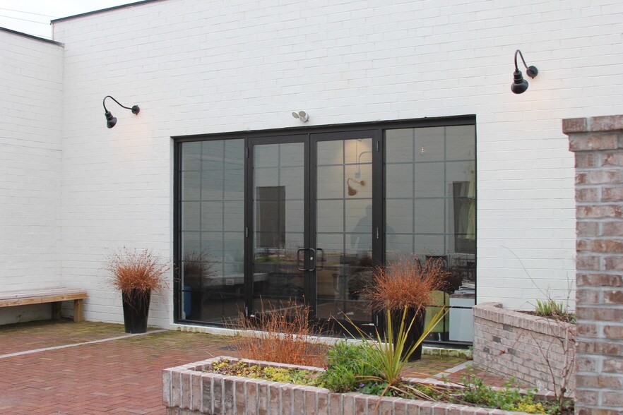 More Photos Of 228-230 Winslow St, Fayetteville Loft Creative Space For Sale