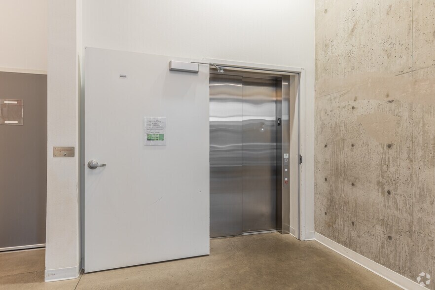 More Photos Of 1611 NW Marshall St, Portland Apartments For Lease