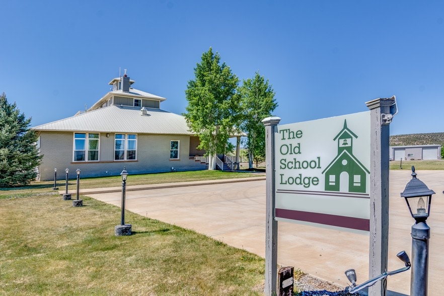 More Photos Of 21049 Uncompahgre Rd, Montrose Hotel For Sale