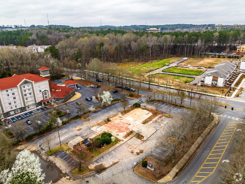 Primary Photo Of 2500 N Point Ct, Alpharetta Restaurant For Lease