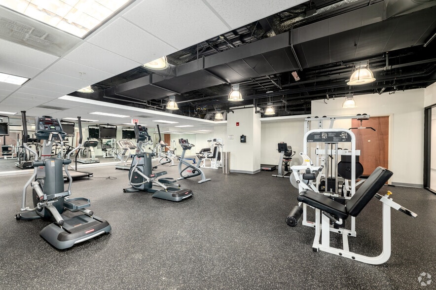 More Photos Of 7500 Greenway Center Dr, Greenbelt Unknown For Lease