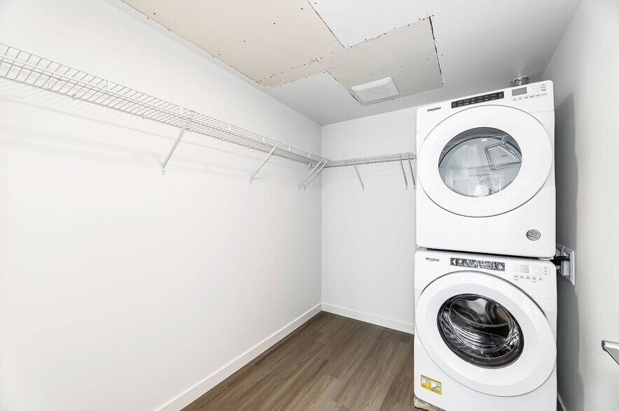 More Photos Of 10777 Main St, Bellevue Apartments For Lease