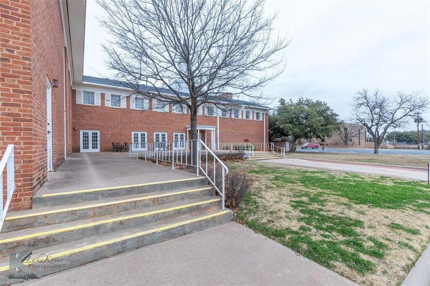 More Photos Of 3425 S 14th St, Abilene Lodge Meeting Hall For Sale