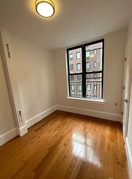 More Photos Of 43-45 W 55th St, New York Apartments For Sale